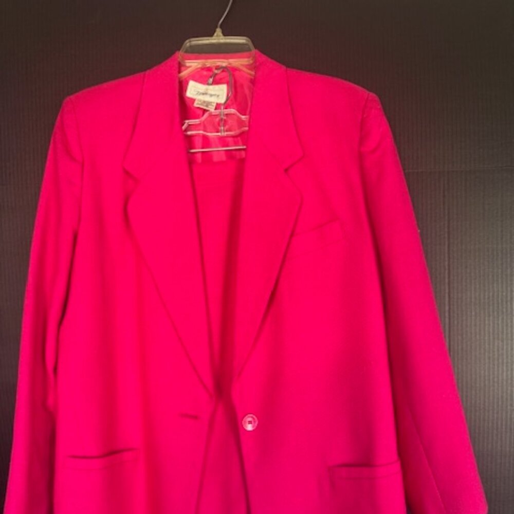 Worthington pink suite